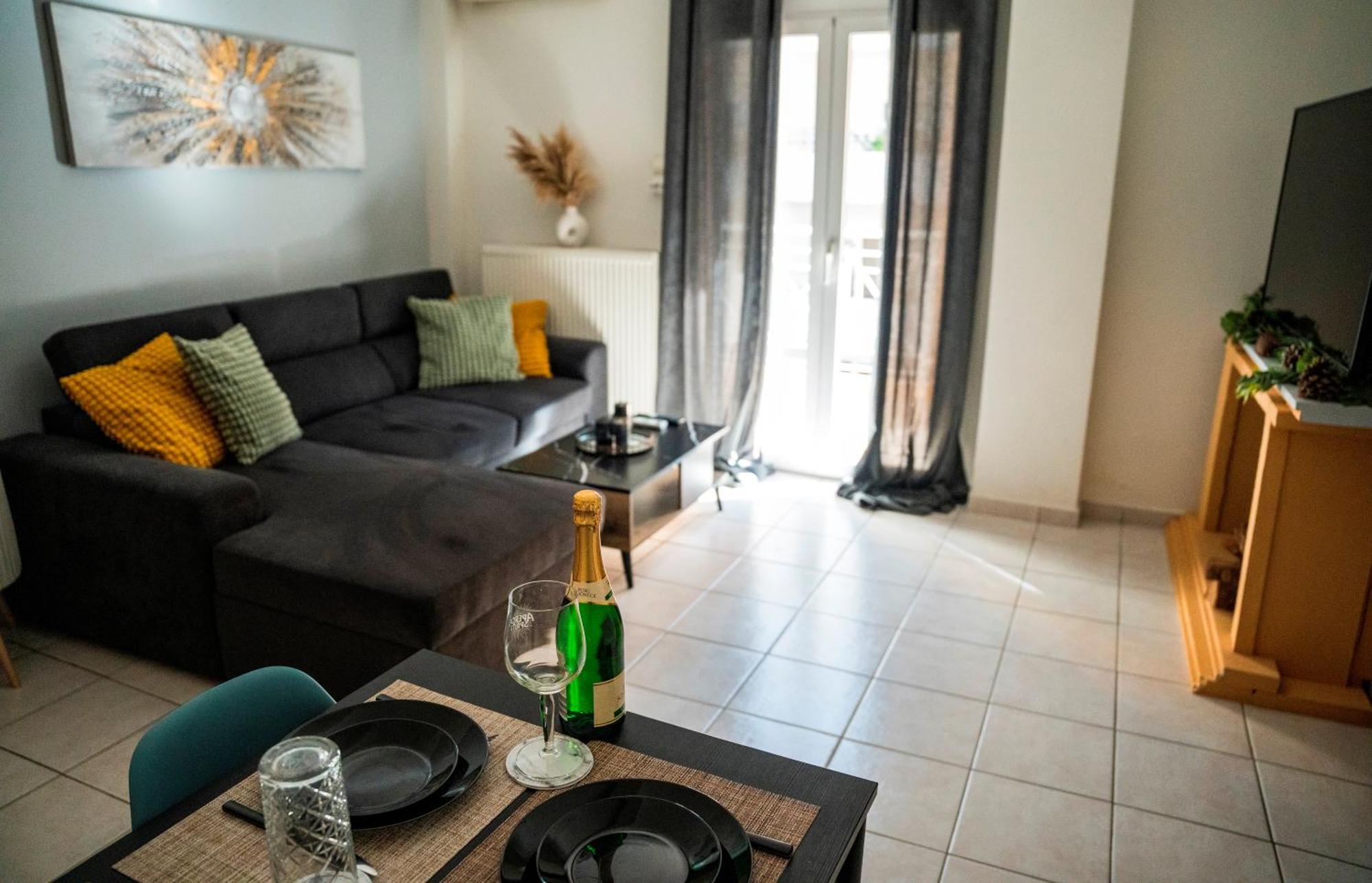 Gk Suites-Constantin View , Auto Check-In 24H Larissa Exterior photo